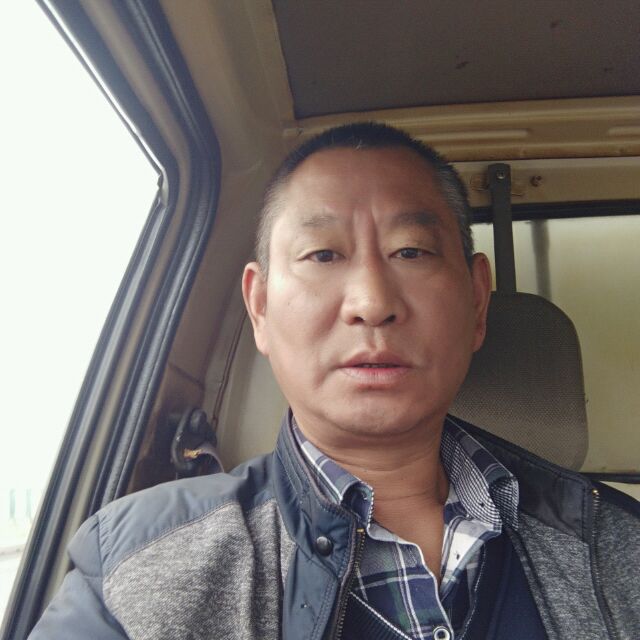 踏实浅吻水池的照片