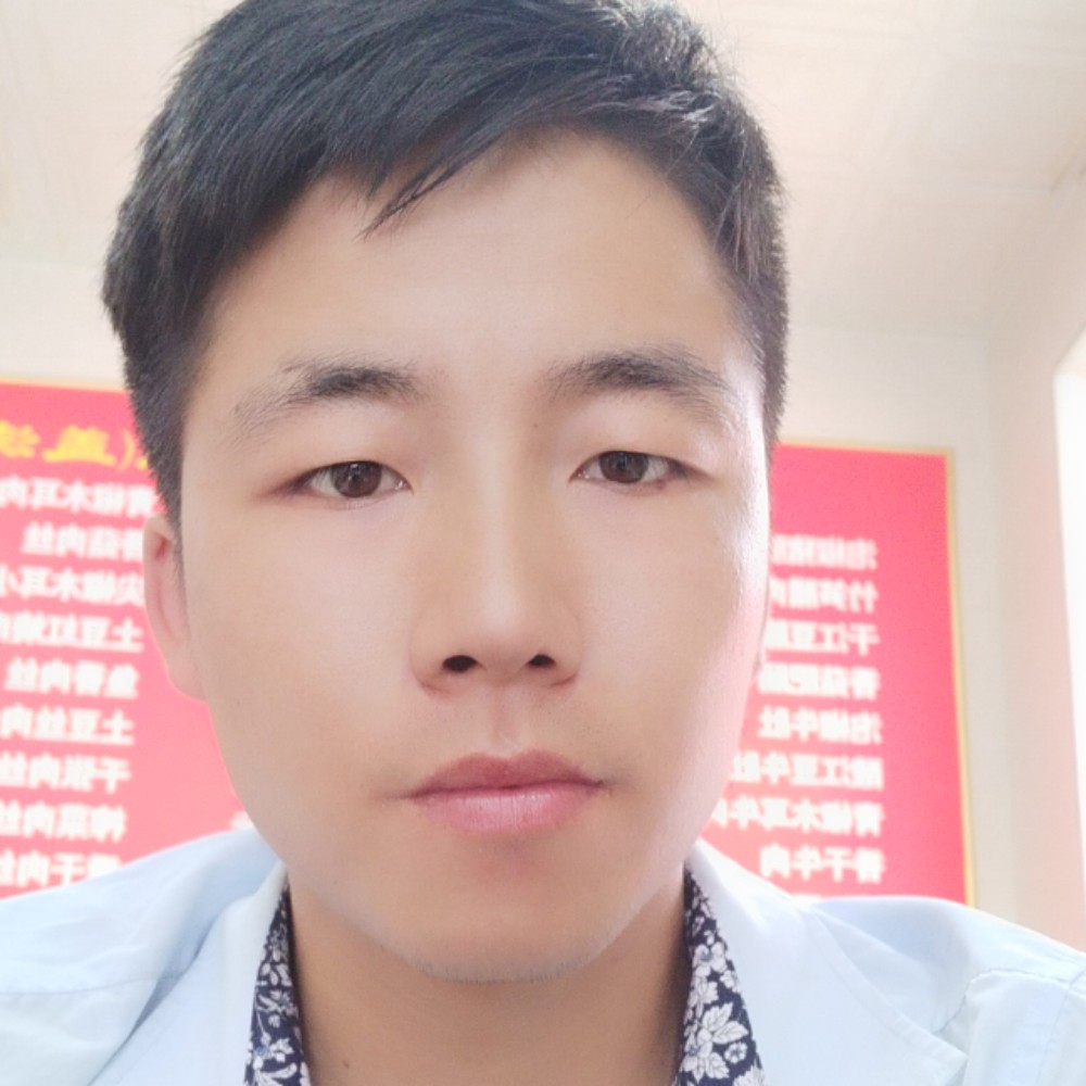 无奈高山的照片