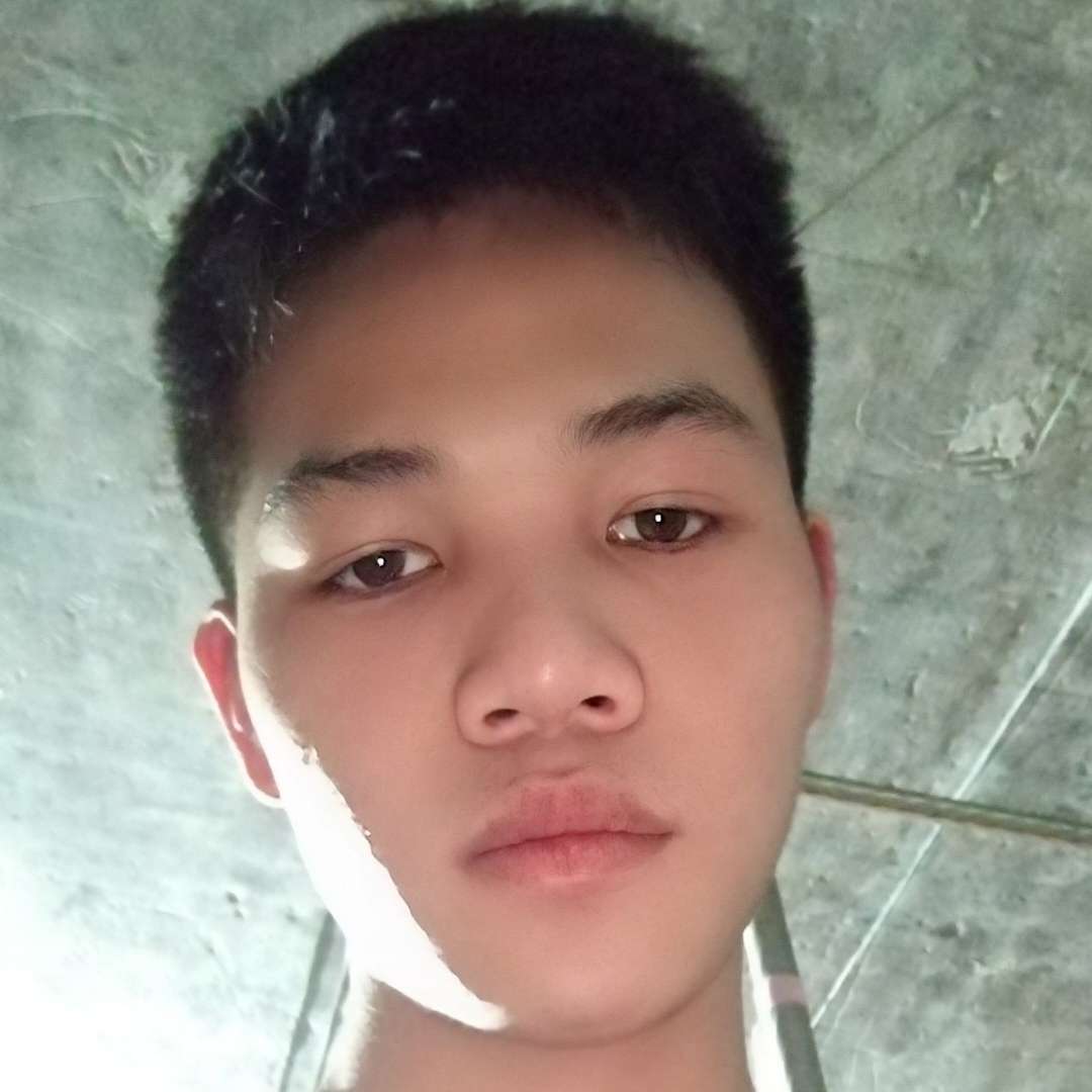 敏感踢山水的照片