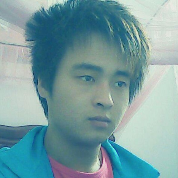 受伤的小白的照片