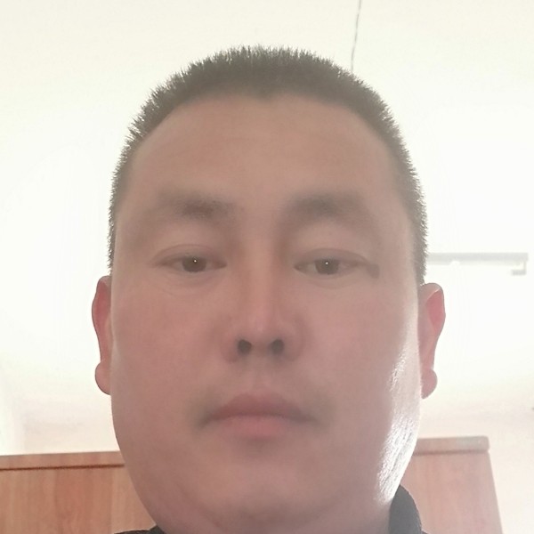 候伟的照片
