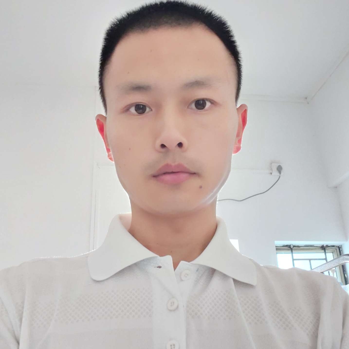 钢铁侠泪了稳重的照片