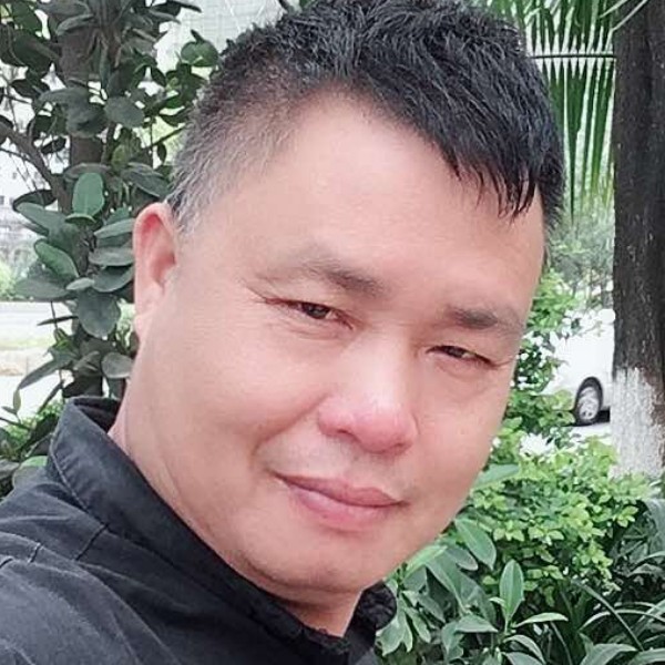 水蜜桃爱恋风中的照片