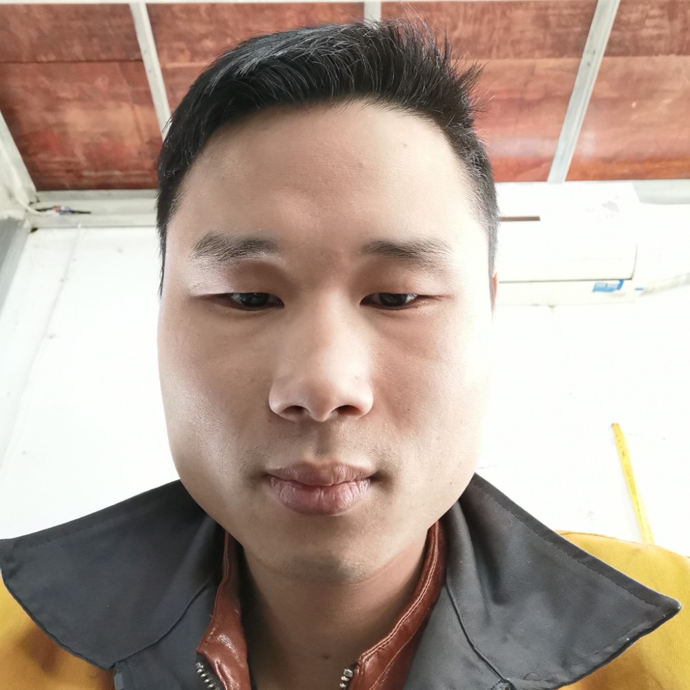 缠绵請数据线的照片