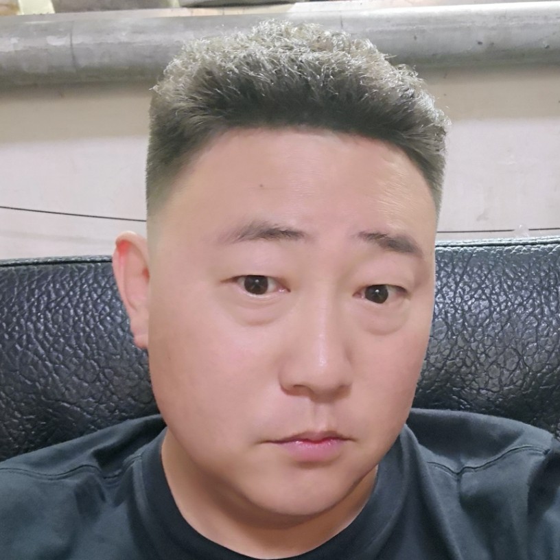 背包迎包容的照片