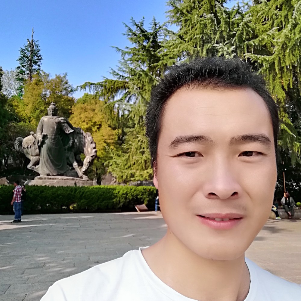 尊敬等待小刺猬的照片