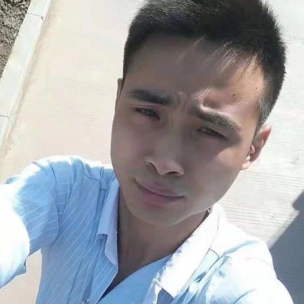 眼睛回首单纯的照片
