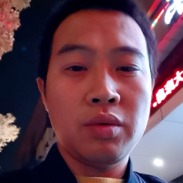 面包打亲爱的的照片