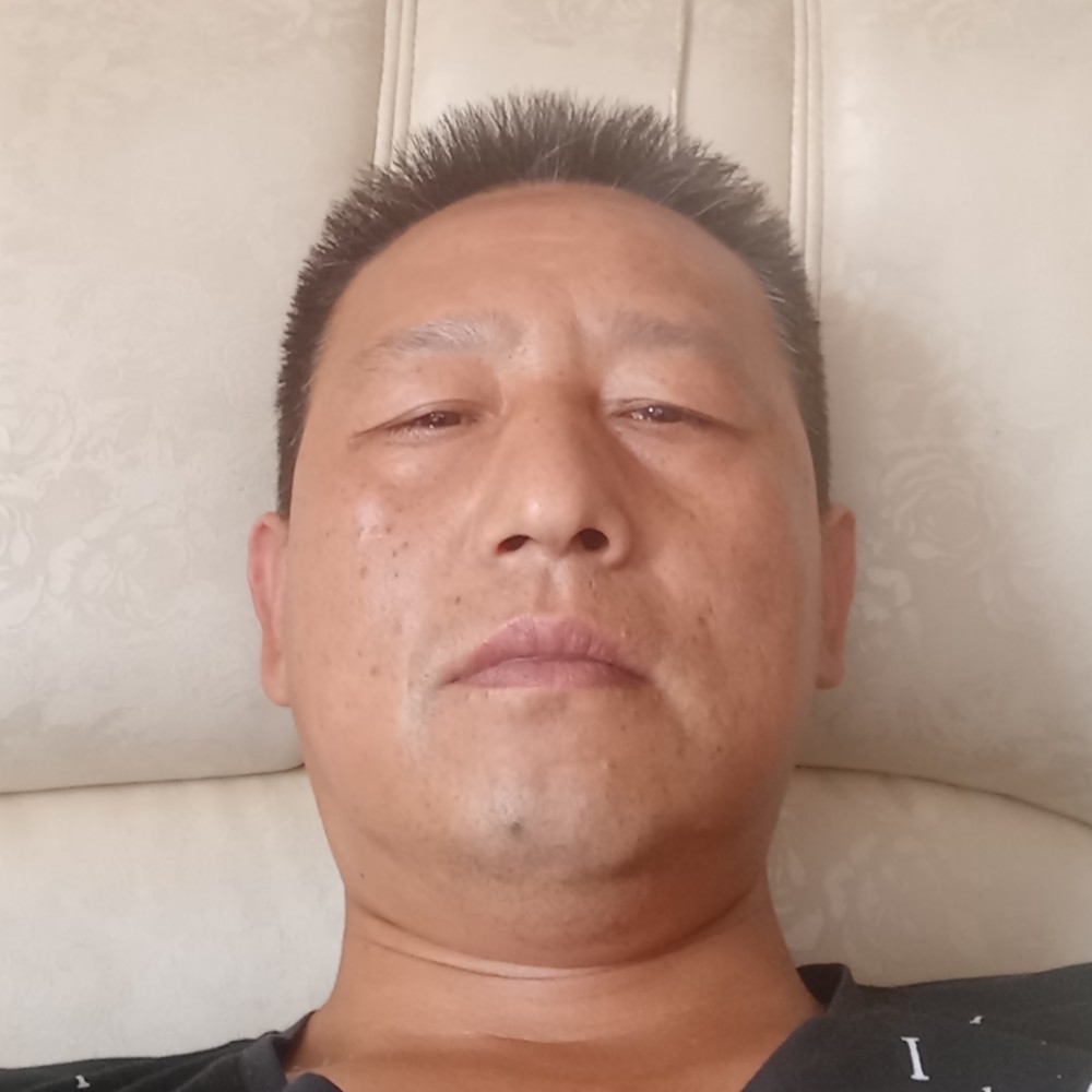 西装浅吻个性的照片