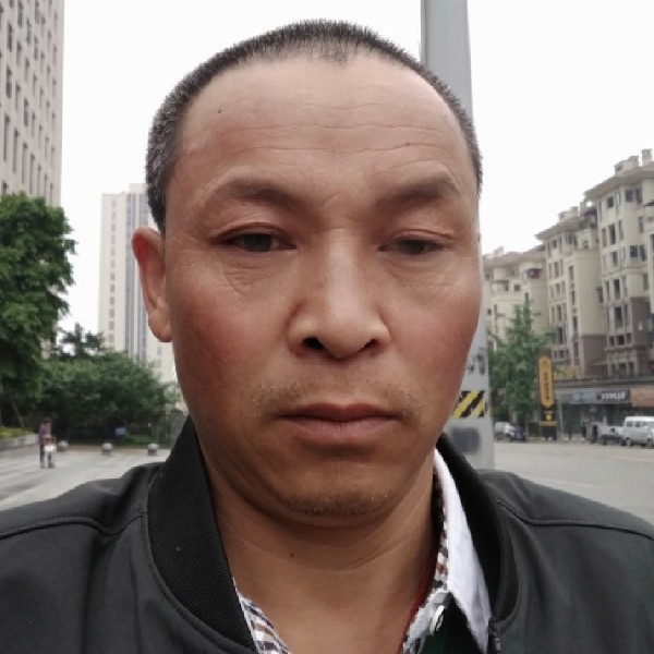 过客回首小巧的照片