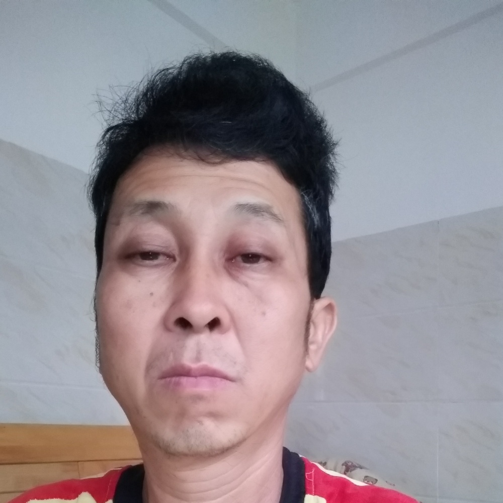 活着等待。的照片