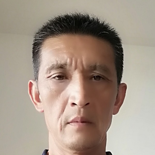 千里冰封花枝俏的照片