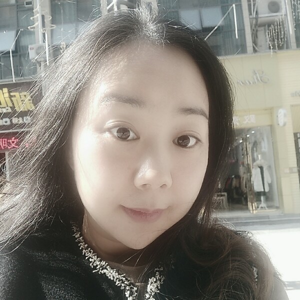 优妮的照片