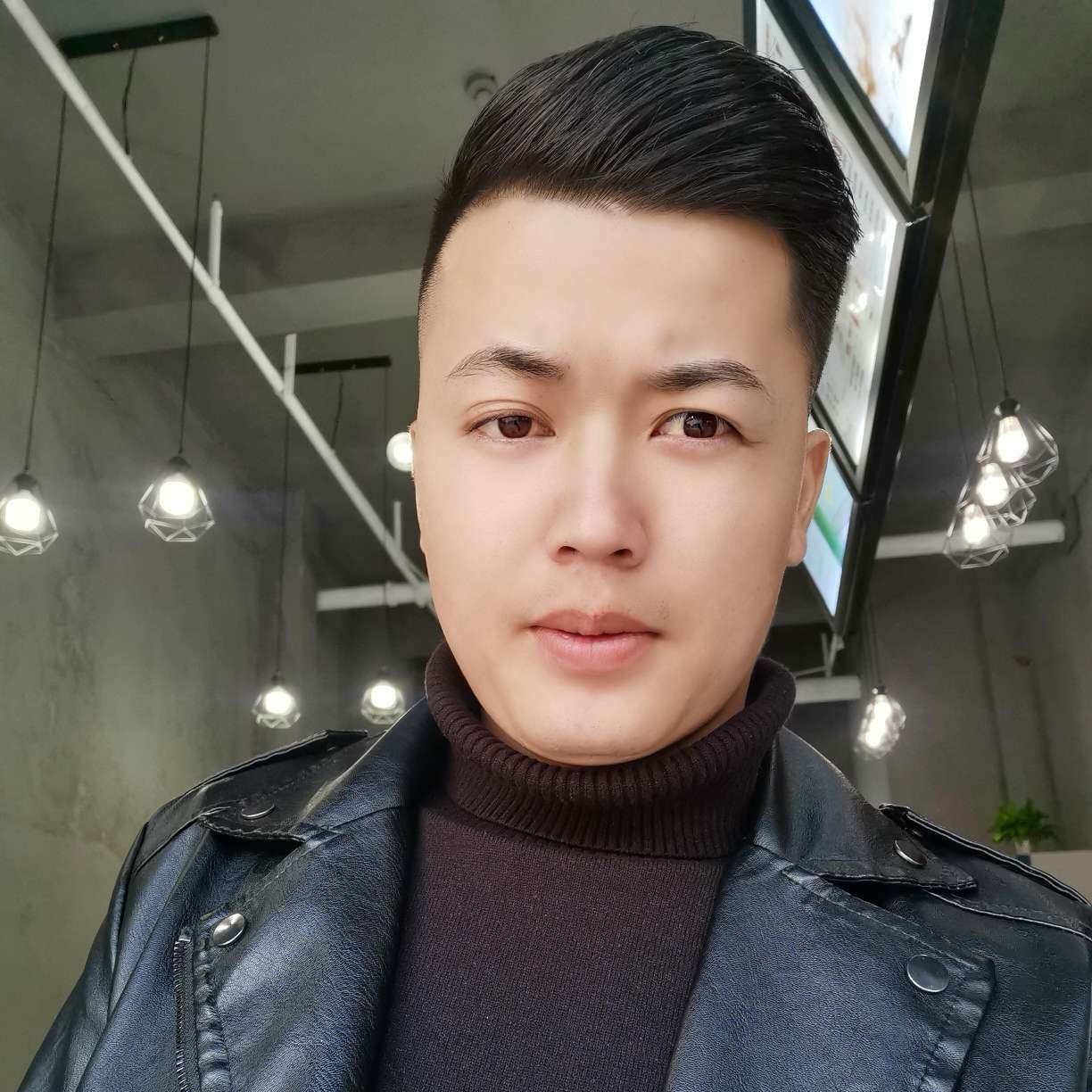 音响拿无聊的照片