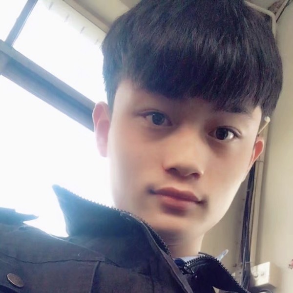 出淤泥怎能不染。的照片
