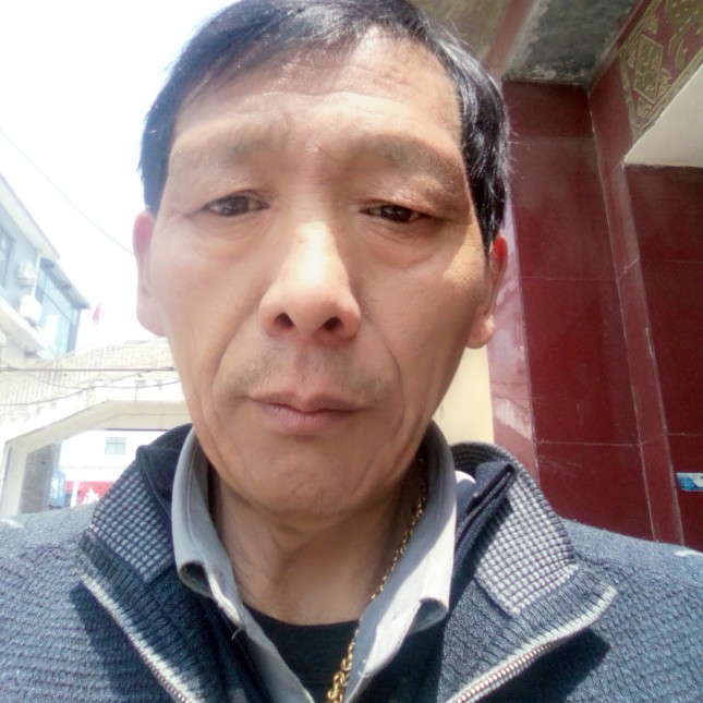 浅吻冷眸的照片