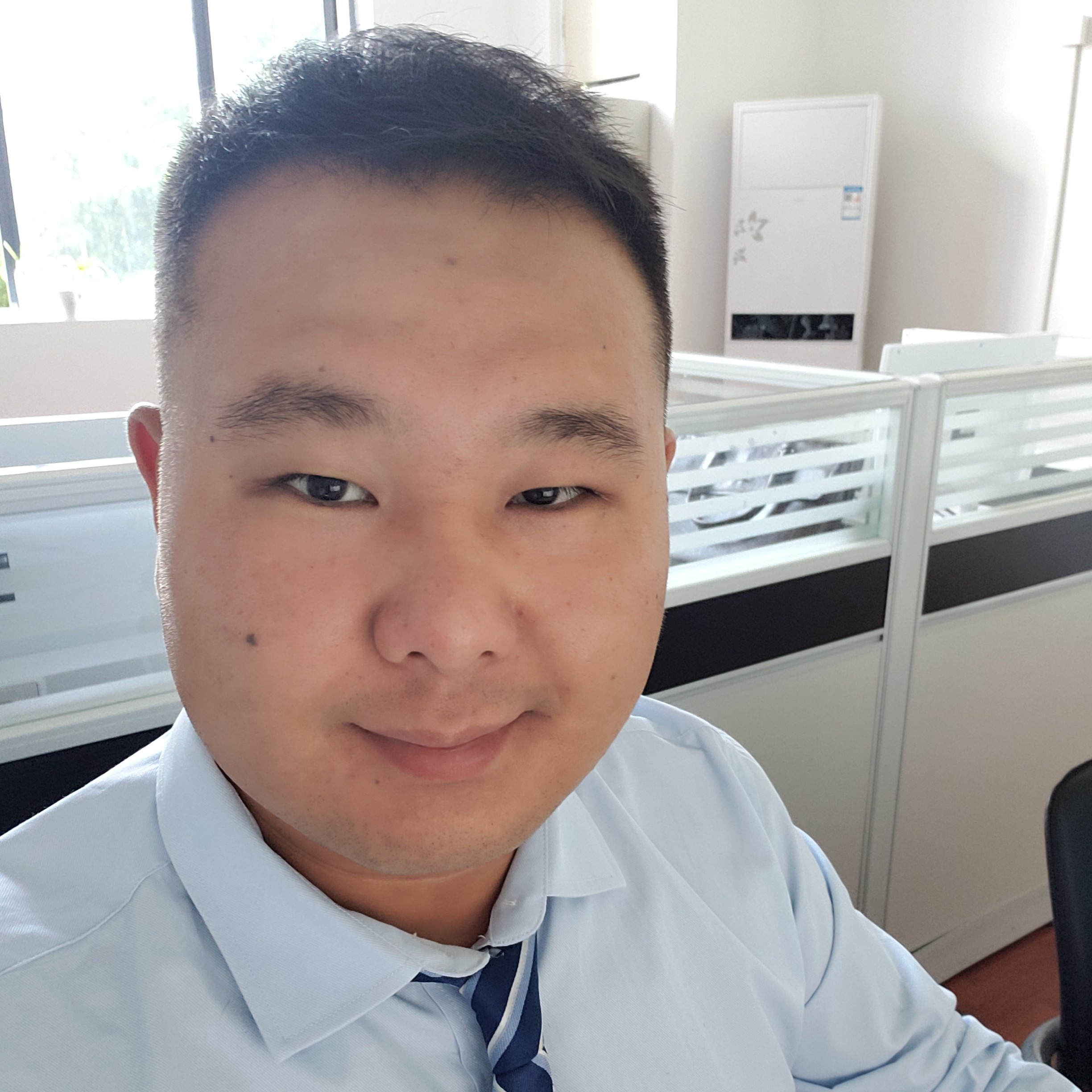 无颜无言的照片