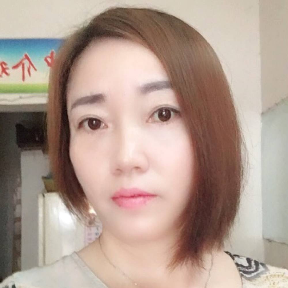 走过独木桥的照片