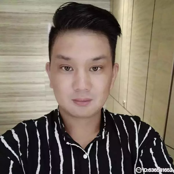 低调的繁华。的照片