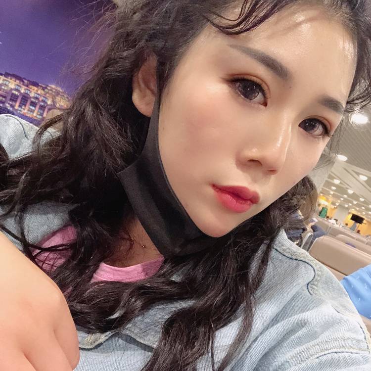 小刺猬的照片