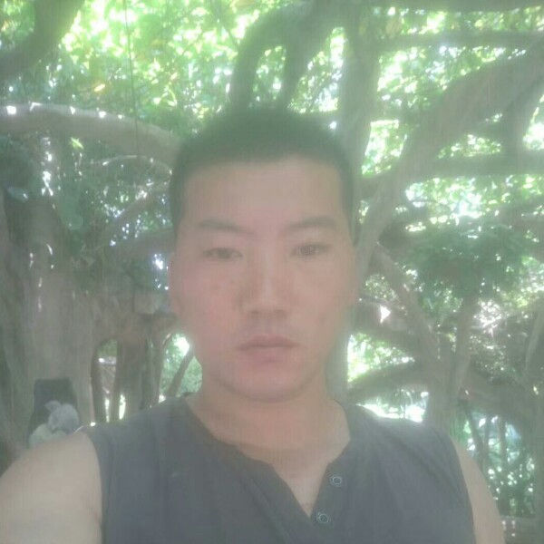 何小波的照片