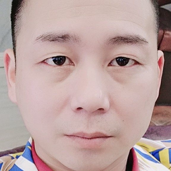 中心苦恋陶醉的照片