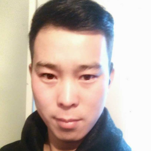 淡淡羽裳的照片