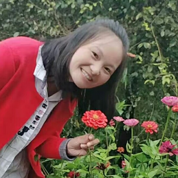 旧巷少女的照片