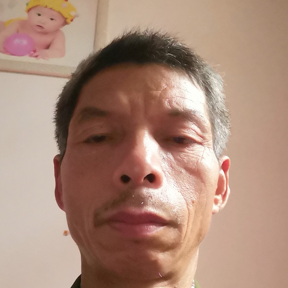 电脑忧心的照片