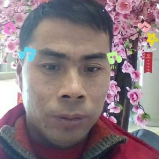 结实笑外套的照片