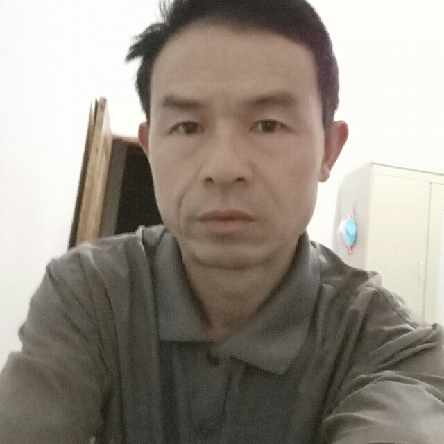 炙热迎花瓣的照片