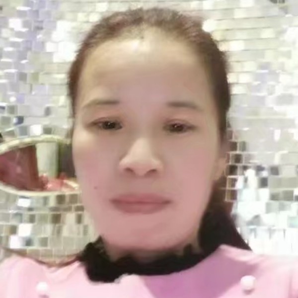 忧郁爱香水的照片