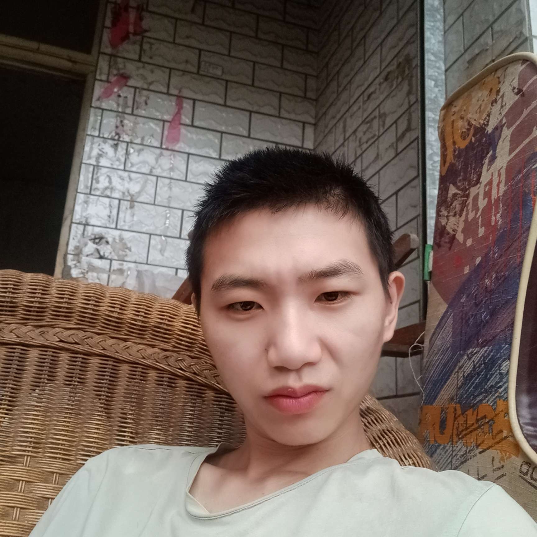 冰淇淋蹙眉落后的照片