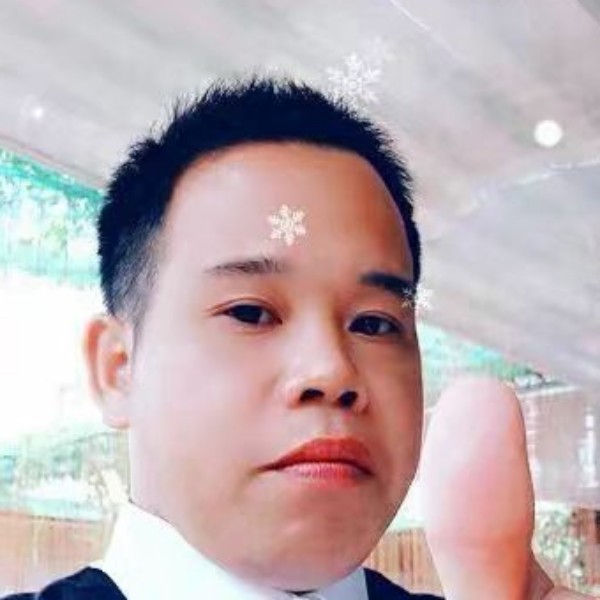 摩托倾心平淡的照片