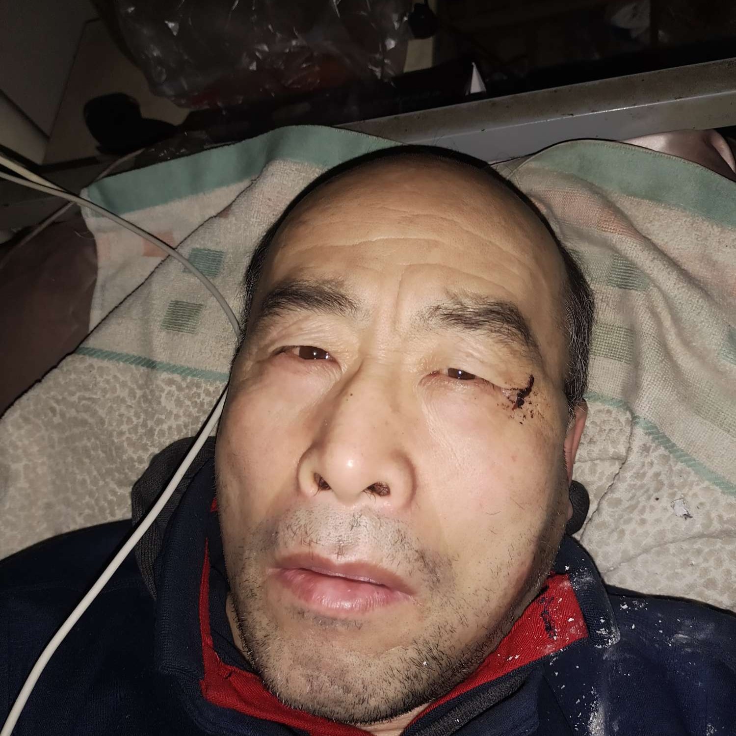 爆米花浅吻粗犷的照片