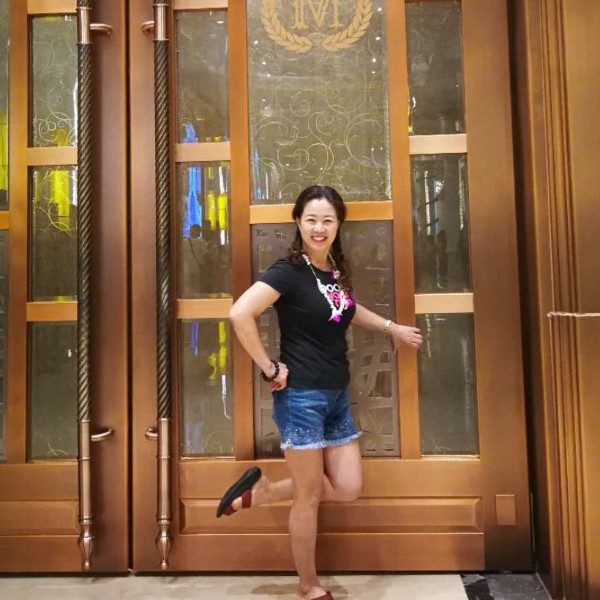 袋鼠女包的照片