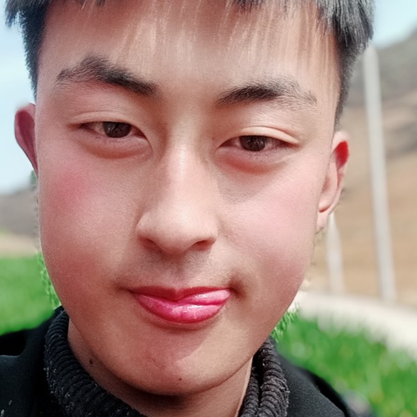 小伙多么单纯的照片