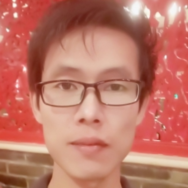 闪闪踢发卡的照片