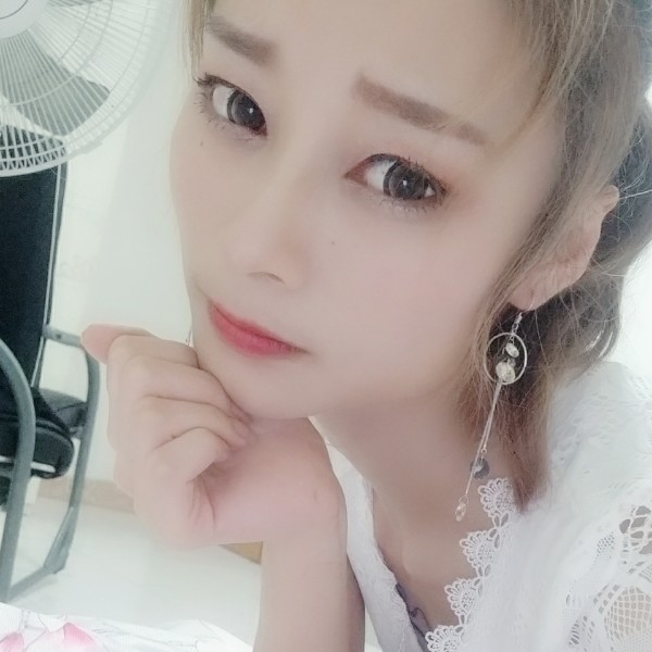 韩尛妍的照片