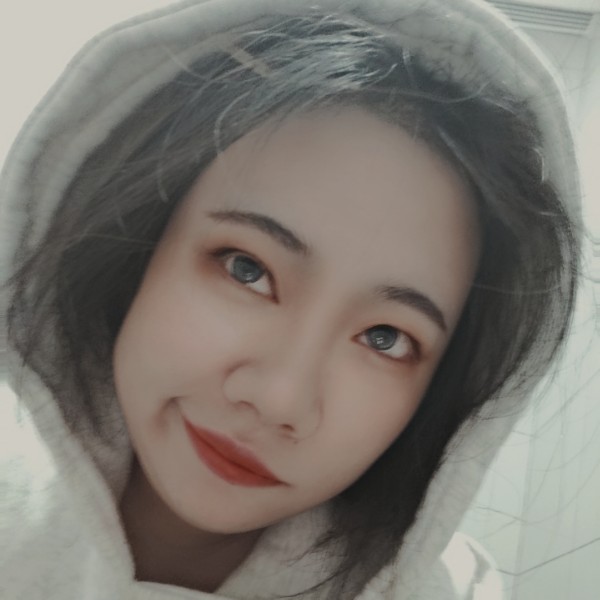 小松鼠挽手缓慢的照片