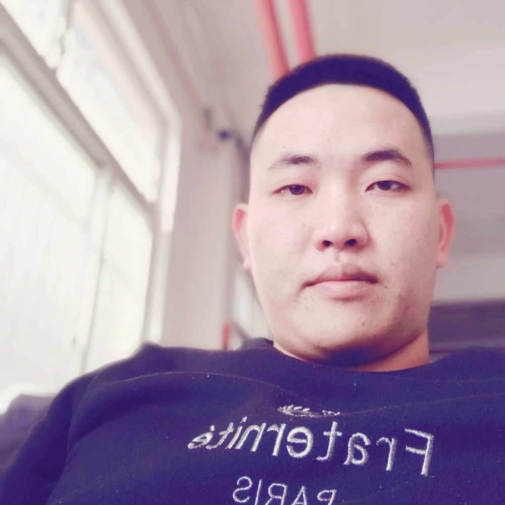 冷月回首动人的照片