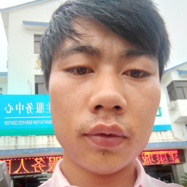 幻殇挽手坚强的照片