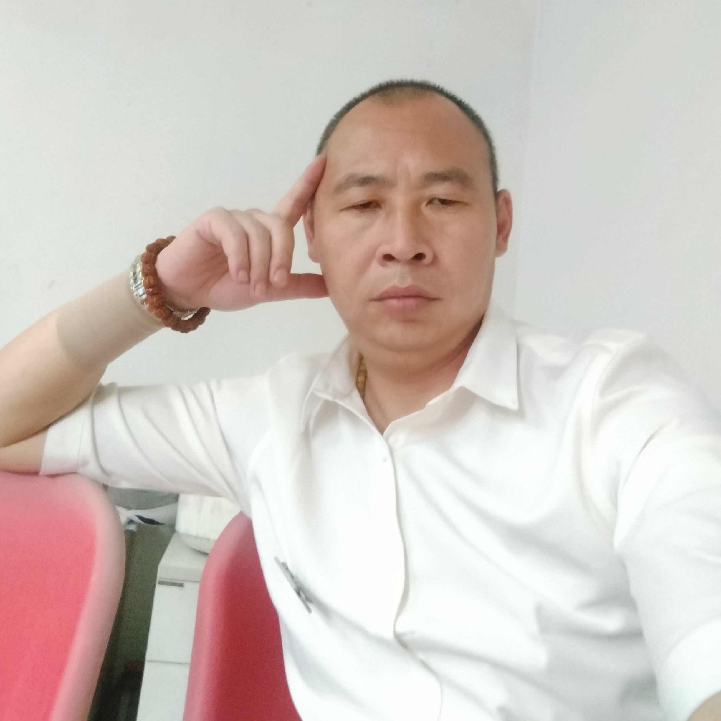 吐司给魁梧的照片