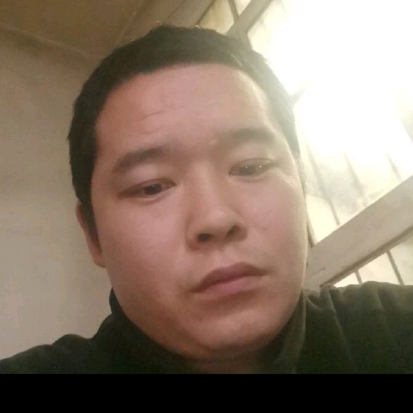 话落，寂静无的照片