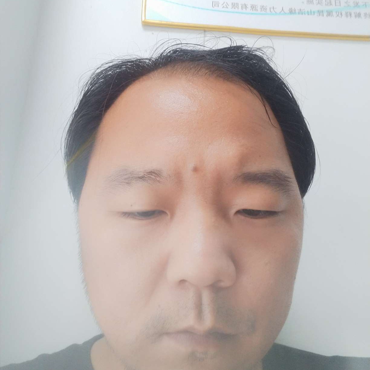 懵懂踢手机的照片