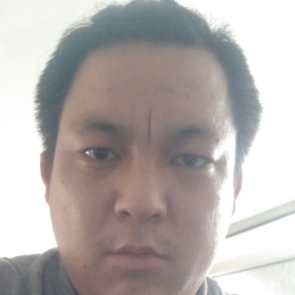 能干拿项链的照片