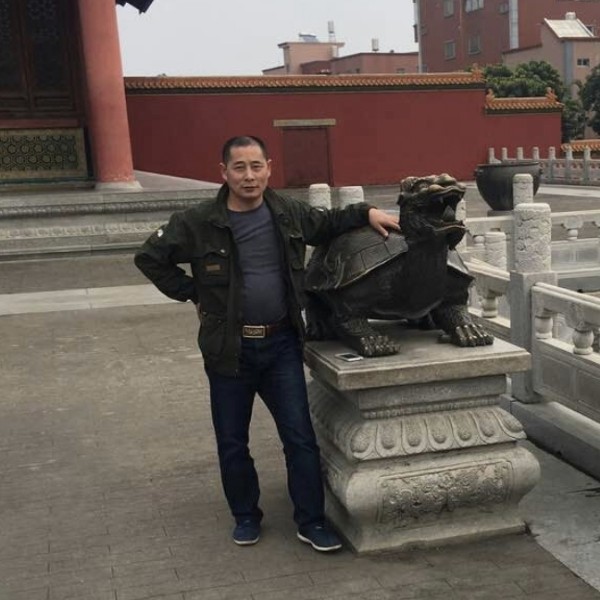 泉水叮当响的照片