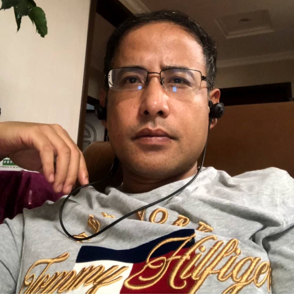 蜻蜓羞涩的照片