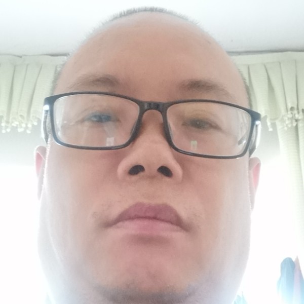 下岗青年的照片