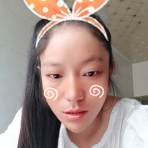 坦率和霓裳的照片